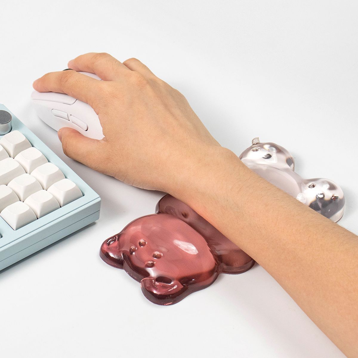 Cute Bear Shape Wrist Rest Tra - đánh giá và giá Gaming Keyboard No Number Pad